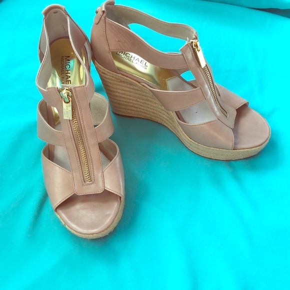 MICHAEL Michael Kors Shoes - GORGEOUS NWOT MICHAEL KORS LEATHER WEDGES!!